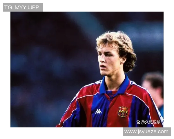 菠萝足球明星身份揭秘他在绿茵场上的传奇故事与成就